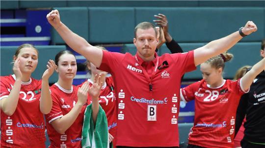 Jonas Schlender trainiert seit 2024 den Zweitligisten HSV Solingen-Gräfrath.