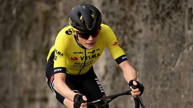 Horror-Crash bei Baskenland-Rundfahrt - Sorge um Vingegaard Jonas Vingegaard und weitere Top-Stars sind bei der Baskenland-Rundfahrt in einen dramatischen Sturz verwickelt worden.
