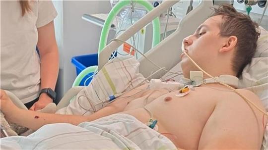 Jonas Wilcke lag nach einer Hirnblutung mehrere Wochen auf der Intensivstation. 