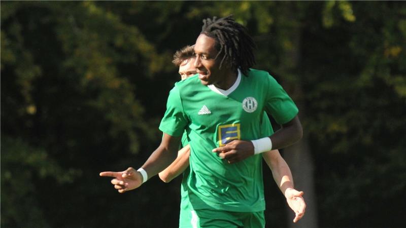 Kreisteams starten in Landesliga durch: Aufsteiger Stade atmet durch Jonathan Bondombe-Simba erzielte das 2:1 für Harsefeld.