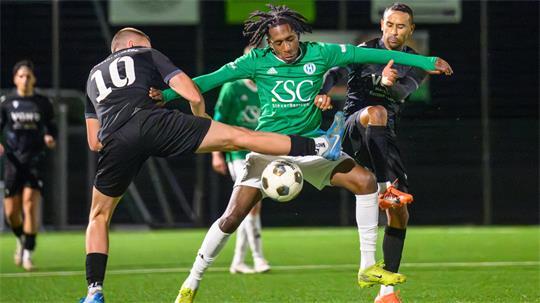 Jonathan Bondombe-Simba und Harsefeld feierten einen Kantersieg.