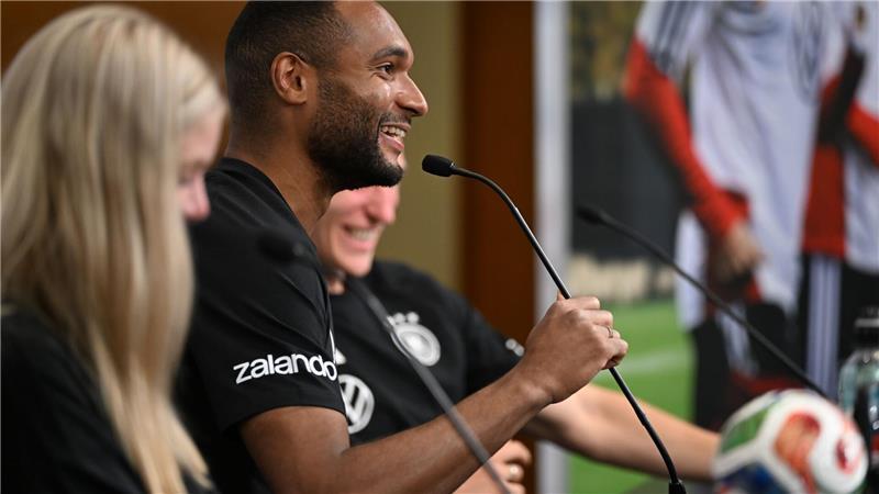 Atemübung und Familienbande: Tahs besondere WM-Prüfung Jonathan Tah hat auch in der Außendarstellung eine Entwicklung gemacht. (Archivbild)