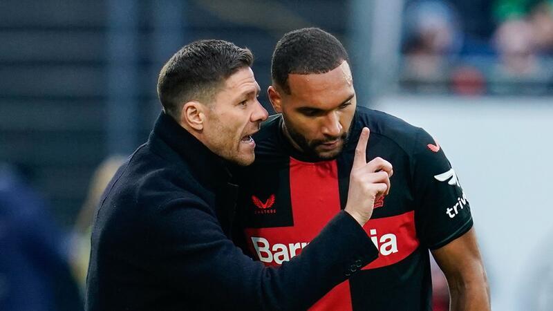 Tah schwärmt von Alonso: „Hat mich auf neues Level gehievt“ Jonathan Tah schwärmt von Leverkusens Trainer Xabi Alonso.