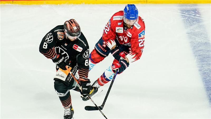 Jordan Murray (l) spielte einst für drei deutsche Eishockey-Clubs, darunter die Grizzlys Wolfsburg. (Archivbild)