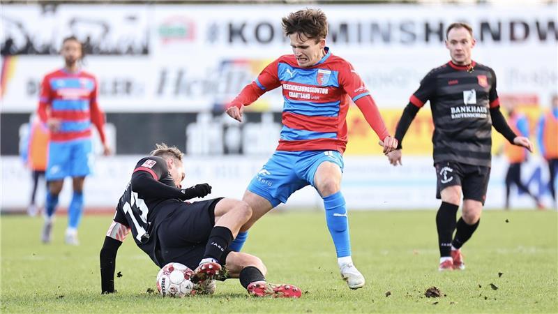 Jorik Wulff kassierte gegen den HSC Hannover bereits seine 13. Gelbe Karte in der laufenden Regionalligasaison. Teamintern ein einsamer Rekord.