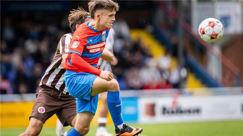 Jorik Wulff spielte für Greifswald und den VfB Lübeck, bevor er zu D/A zurückkehrte.