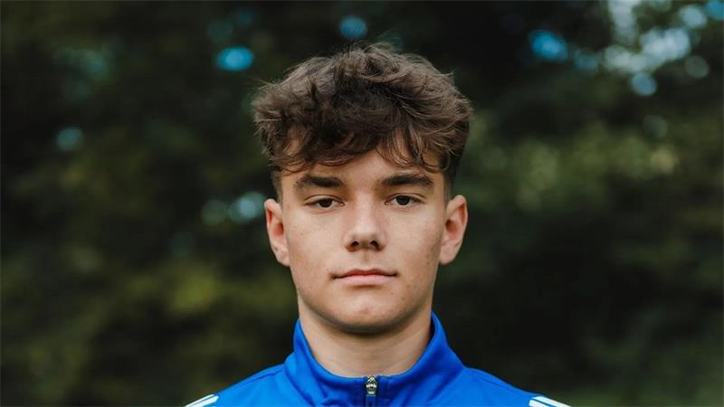 Mu/Ku bezwingt Primus O/O mit Leidenschaft und speziellem Extraschub Jorve Duhn hat für den FC O/O schon neun Tore erzielt und sechs vorbereitet.