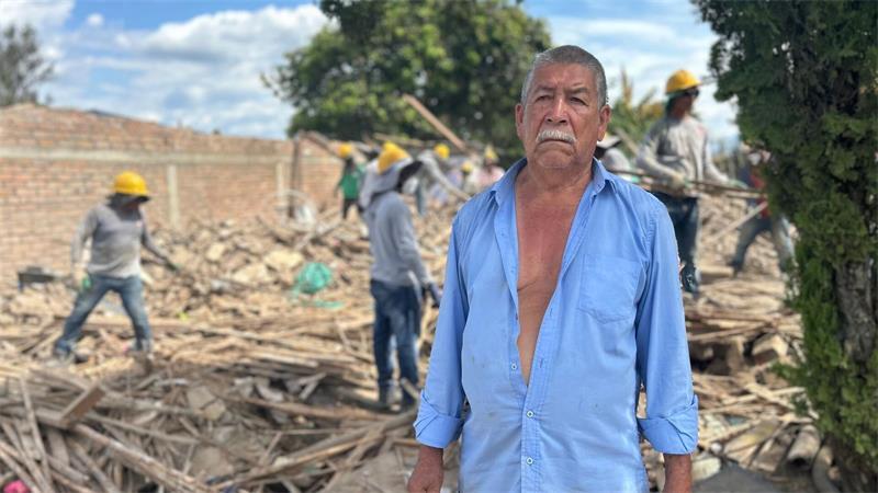 José Omar Duque hat sein Haus nach dem Erdbeben verloren.