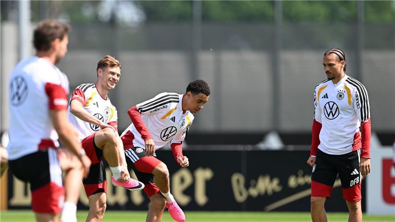 UNO-Spaß vor Finnland-Test - Chance für Karl und Undav Joshua Kimmich, Jamal Musiala und Leroy Sané (v.l.n.r.) im Abschlusstraining der Nationalmannschaft
