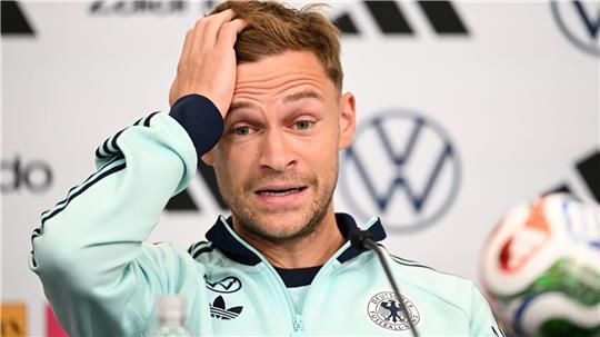 Joshua Kimmich erzählt im DFB-Camp vom Telefonat mit Bundeskanzler Merz. 
