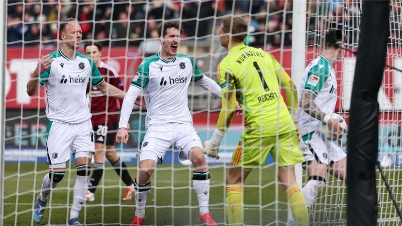 Video-Ärger beim 1. FC Nürnberg: Hannover 96 jubelt Joshua Knight lässt Hannover 96 jubeln.