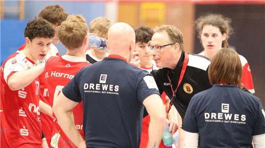 Josua Schleßelmann (trinkt) und Stefan Hagedorn werden auch künftig zusammenarbeiten.