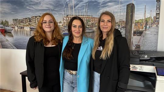 Jowita Tagay (Mitte) mit den beiden Leitungskräften vom Entlastungsdienst, Magdalena Lukowska (links) und Kamila Balzer.