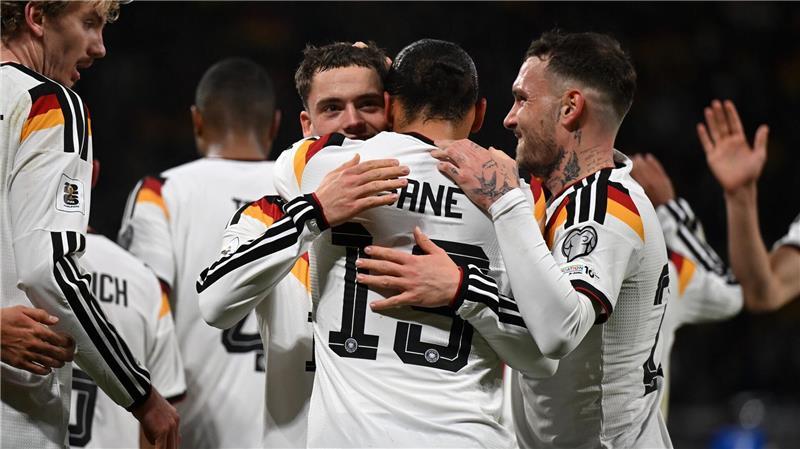 Jubel im deutschen Team: Ein Sieg über die Slowakei macht die WM-Qualifikation perfekt.