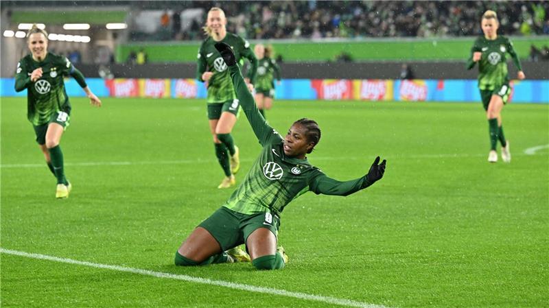 Jubel in Grün: Wolfsburgs Lineth Beerensteyn machte gegen den 1. FC Köln den Unterschied. (Archivbild)