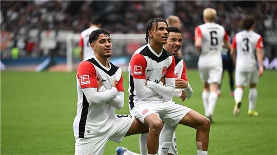 Jubel nach dem 1:0: Das Offensivtrio Chaibi, Bahoya und Ekitiké.
