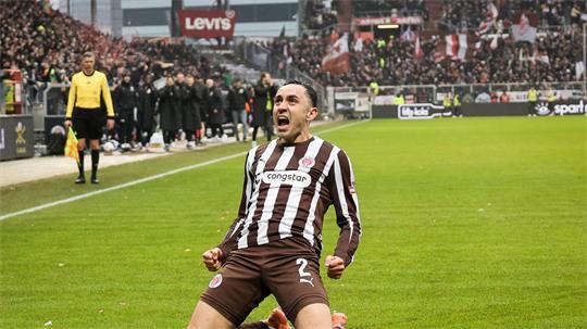 Jubelt künftig wieder in der Heimat: Manolis Saliakas wechselt zu Olympiakos Piräus. (Archivbild)