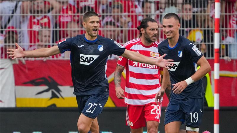 Zwei Elfmeter, ein Platzverweis: Hoffenheim besiegt Union Jubelt über sein Elfmeter-Tor: Hoffenheims Andrej Kramaric.