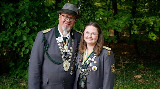 Jugendbetreuer Andre Stender (links) und Lisa Tschentscher regieren in Heinbockel.