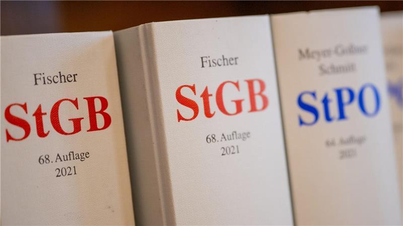 Jugendliche vor dem Gesetz: Ab 14 kann Strafmündigkeit greifen. (Symbolbild)