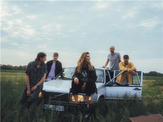 Juli geht mit neuem Album auf Tour. Den Auftakt für eine Reihe von Live-Auftritten macht das Stader Hanse Song Festival. Foto: Amélie Siegmund