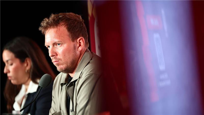 Julia Nagelsmann findet die öffentliche Bewertung von Leroy Sané nicht in Ordnung. 