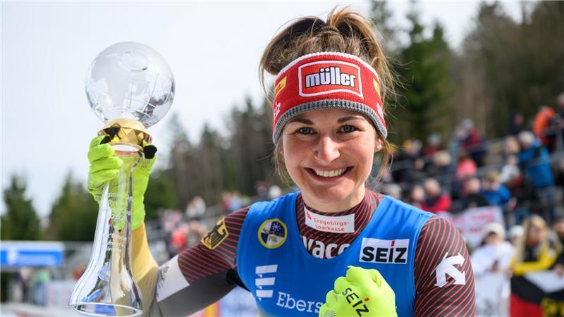 Rodler Loch holt Kristallkugel und Weltcup-Siegrekord Julia Taubitz holt den fünften Gesamtweltcuperfolg in Serie.
