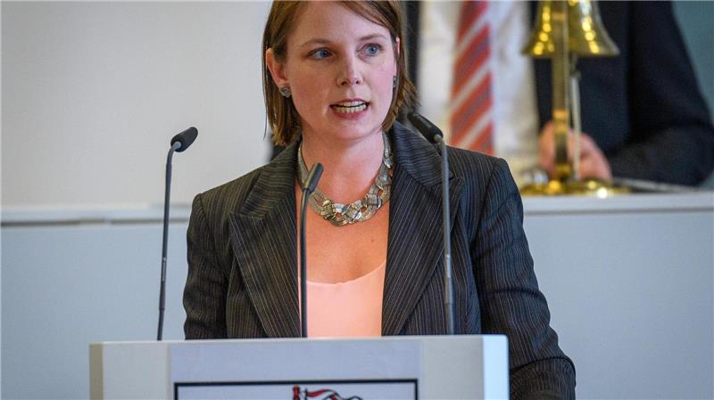 Pulverbrief mit Hakenkreuz an umstrittene Bürgerpartei Bündnis Deutschland Julia Tiedemann, Fraktionsvorsitzende von Bündnis Deutschland, fand am Freitag in der Post einen Pulverbrief. Foto: Lothar Scheschonka