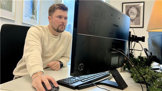 Julian Eggert leitet das Sachgebiet Kinderpornografie bei der Polizeiinspektion Rotenburg. Ein hartes Themenfeld – bei dem künstliche Intelligenz hilft, Straftätern auf die Spur zu kommen.