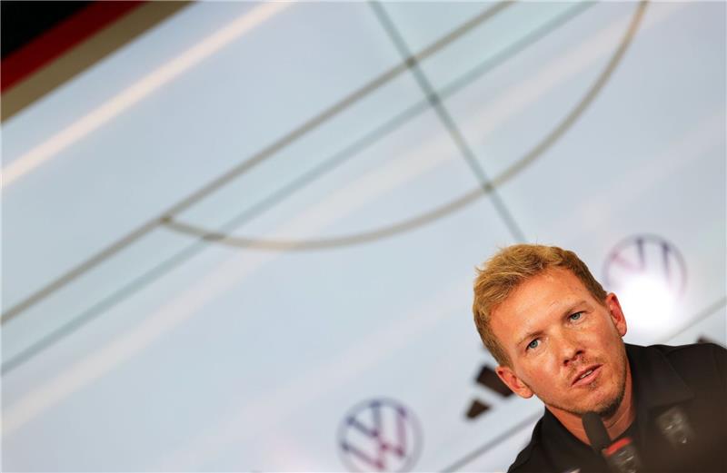 Löw: Nagelsmann muss man „keine großen Ratschläge geben” Julian Nagelsmann ist der Trainer der deutschen Fußball-Nationalmannschaft.