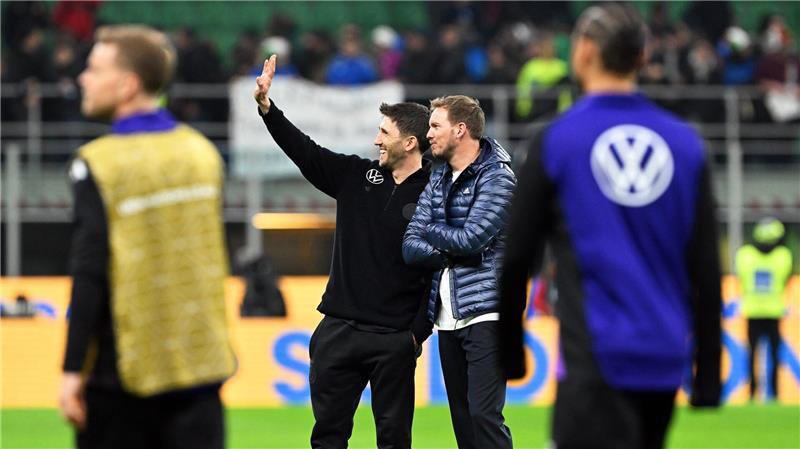 Julian Nagelsmann (r.) will das Final-Turnier der Nations League erreichen. 