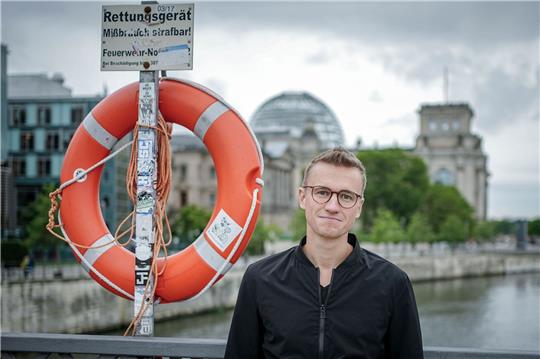 Julian Pahlke (Bündnis 90/Die Grünen) war in der zivilen Seenotrettung auf dem Mittelmeer aktiv.