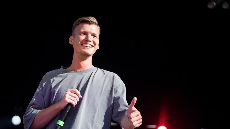Julian Sommer singt über „Peter Pan“ und „Arielle“.
