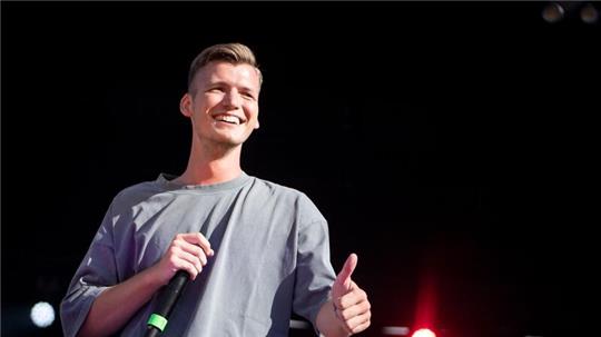 Julian Sommer singt über „Peter Pan“ und „Arielle“.