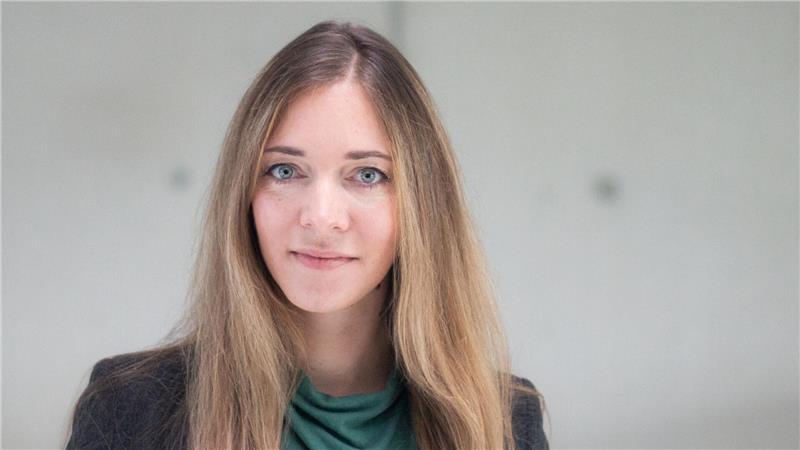 Jun.-Prof. Dr. Christine Meltzer von der Hochschule für Musik, Theater und Medien Hannover untersucht im Bereich Kultivierungsforschung die Wirkung von Fernsehen und anderen Medien auf die Zuschauer.