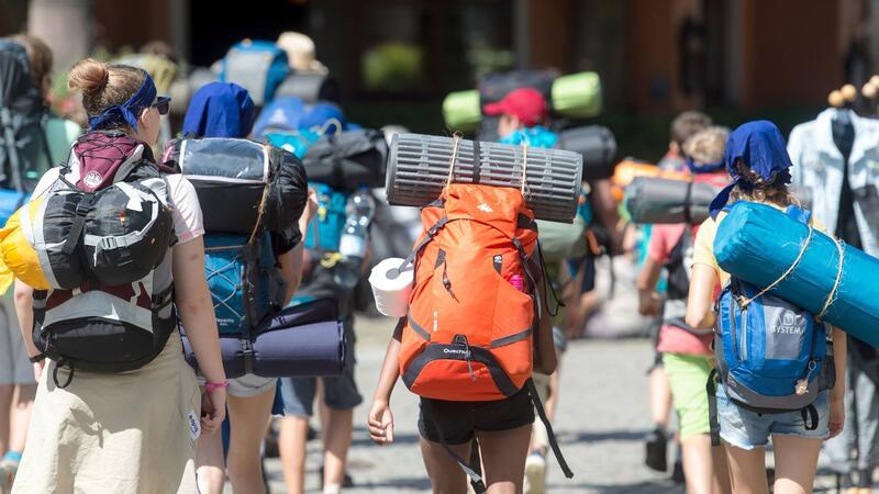 Junge Europäerinnen und Europäer können in diesem Sommer mit Gratis-Zugtickets der EU durch Europa reisen.