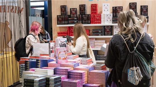 Junge Leute - besser junge Frauen - lesen (wieder) gern: Das Genre „New Adult“ hat viele Fans.