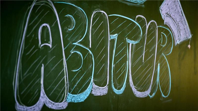 Studie: Jungen haben viel weniger Bildungschancen Jungs machen seltener Abitur. (Symbolbild)