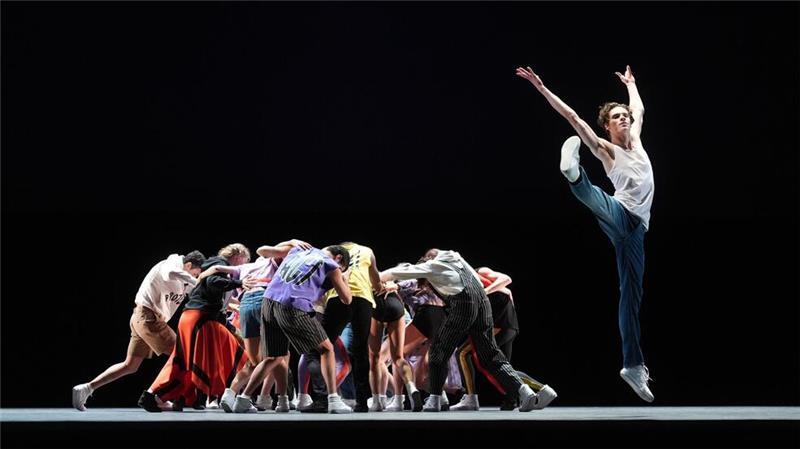 Demis Volpi startet Reise durch die Welt des Balletts Justin Peck ist Hauschoreograf des New York City Ballet.