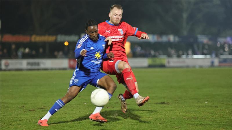 Justin Plautz (rechts) war in dieser Saison in 20 Pflichtspielen für D/A im Einsatz.