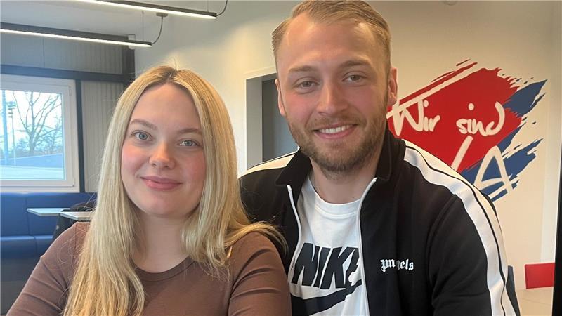 Vater und Fußballprofi bei D/A: So schafft Justin Plautz den Spagat Justin Plautz und Vanessa Kardelke sind seit mehr als sechs Jahren ein Paar.