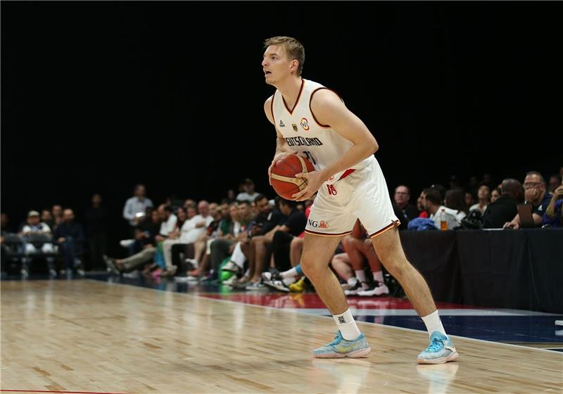 Basketball-Weltmeister starten in die Euroleague-Saison Justus Hollatz in Aktion.