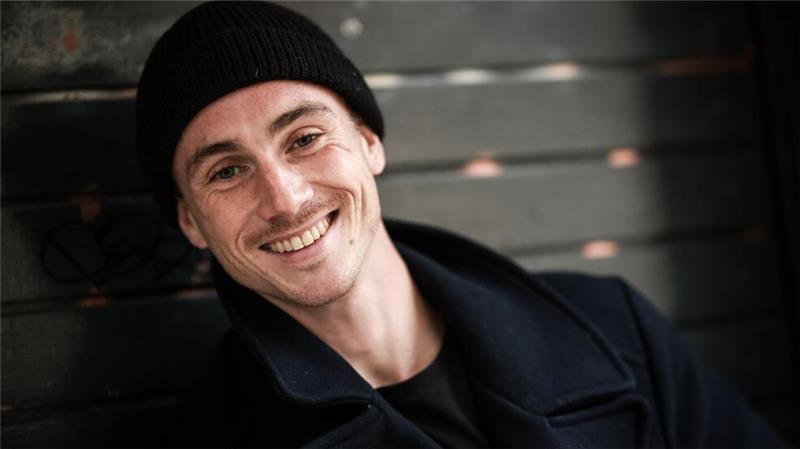 Justus Johanssen über Polizeifilm: Uniform macht was mit Dir Justus Johanssen hat sich mit der Crew viel über Polizeialltag unterhalten: „Durch die Uniform entsteht ein Zusammenhalt, aber man grenzt sich auch irgendwie ab.“