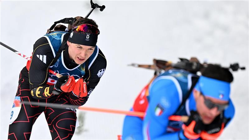 Biathlon-Staffel feiert Bronze-Auftakt: „Sehr besonders“ Justus Strelow (l) blieb fehlerfrei am Schießstand.