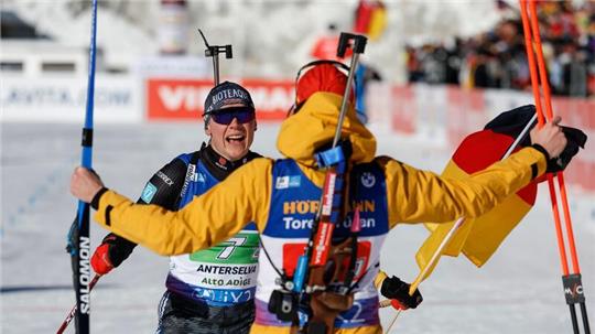 Justus Strelow und Vanessa Voigt haben das Single-Mixed-Rennen beim Weltcup in Antholz gewonnen.