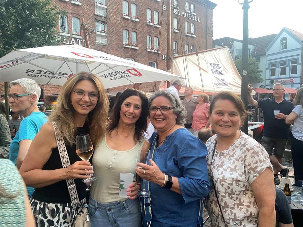 Jutta Tietjen, Silke Lorenz, Cathy Zahn und Judy Öhlers aus Bremervörde und Stad...