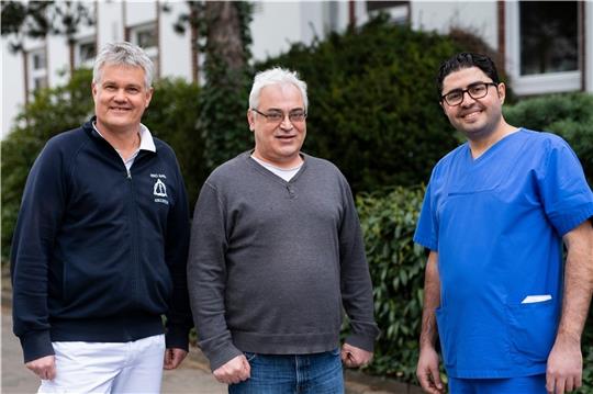 Kämpfer für den ruhigen Schlaf : Chefarzt Thomas Verse (von links), Erdal Balci und Oberarzt Almothana Darwish. Foto: Asklepios