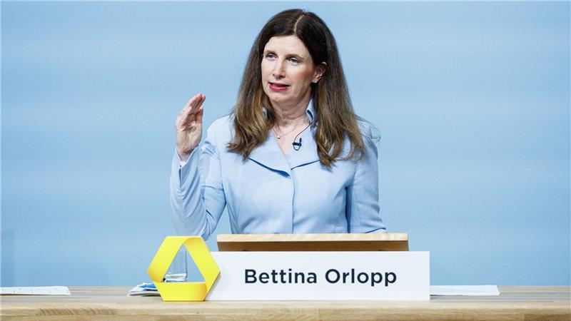 Kämpft für die Eigenständigkeit der Commerzbank: Vorstandschefin Bettina Orlopp. (Archivbild)