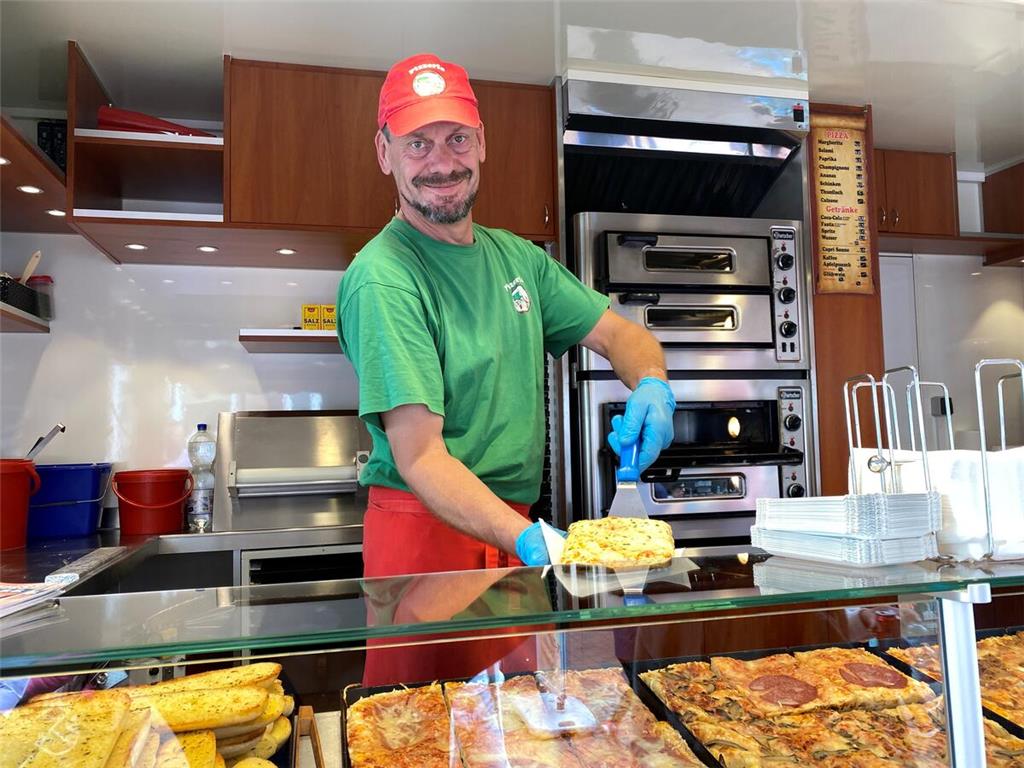 Kai Behnke aus Büchen ist seit 24 Jahren als Schausteller unterwegs und seit Beg...