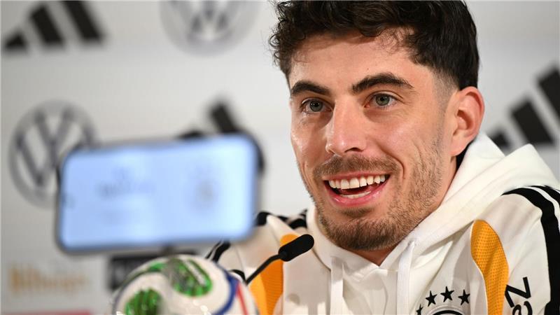 WM-Auftrag für ungleiche Stellvertreter Havertz und Rüdiger Kai Havertz spricht bei der DFB-Pressekonferenz.